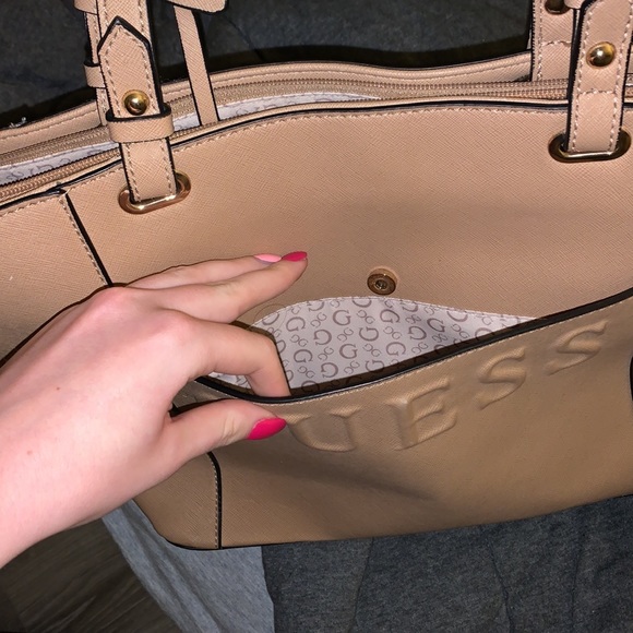 Brand new beige Guess purse - Picture 6 of 6